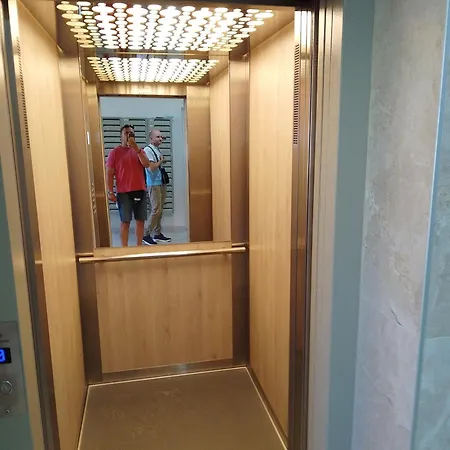 Διαμέρισμα Tri Srca *